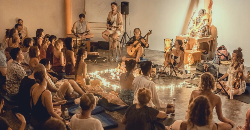 Bhakti Kirtan with Akari & Friends