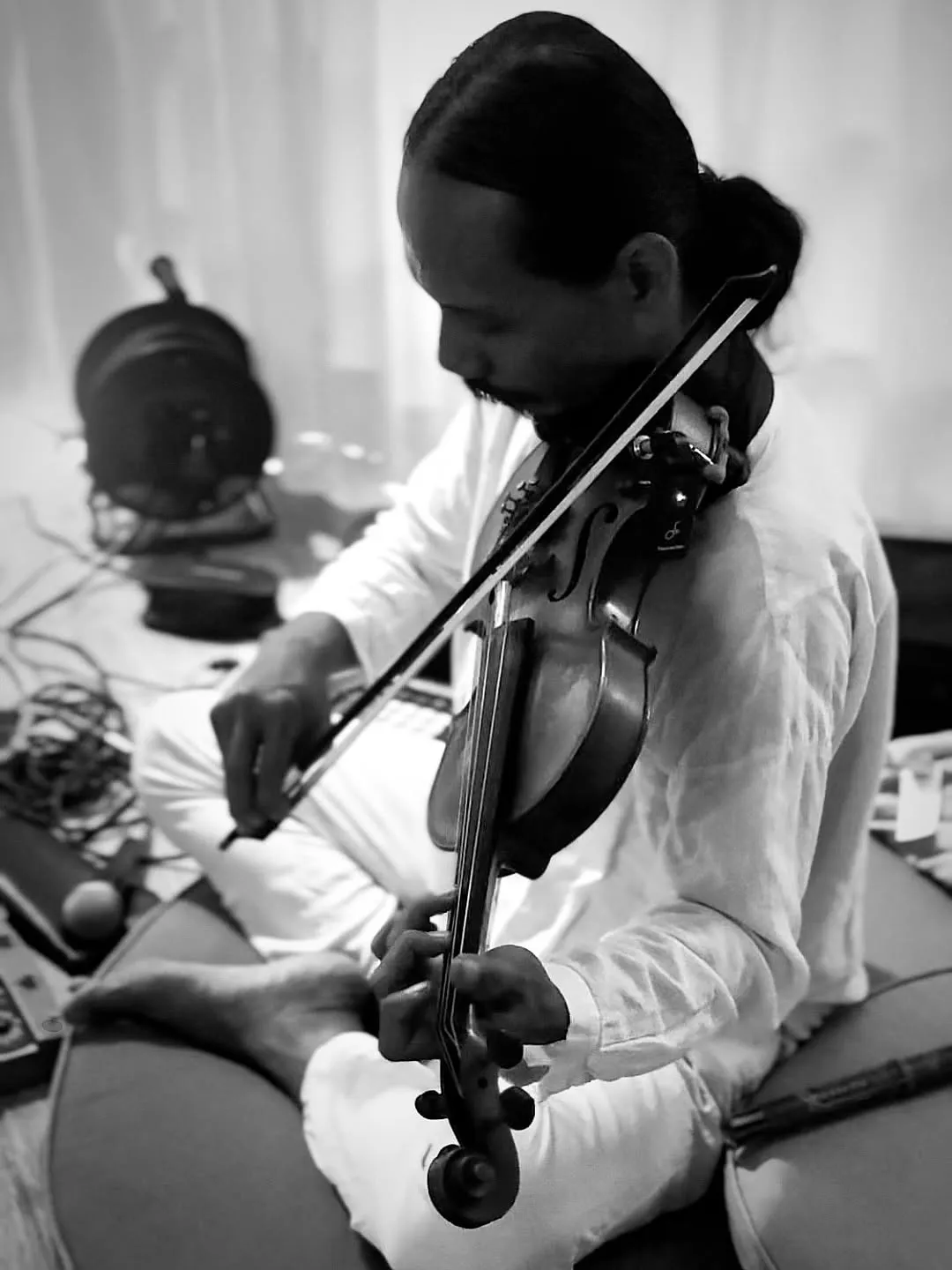 Yin With Live Violin