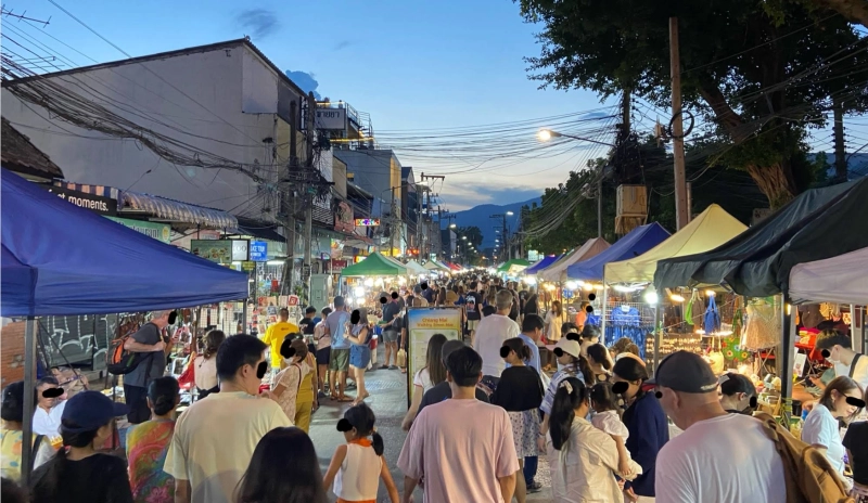 Tha Phae Walking Street