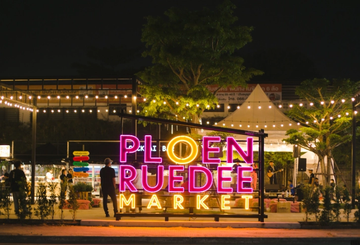 Ploen Ruedee Night Market