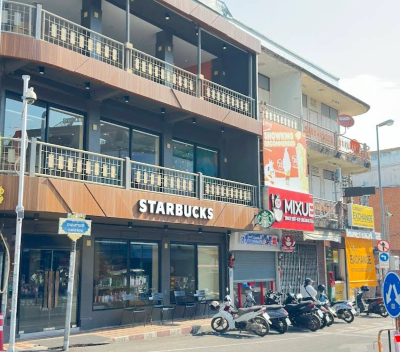 Starbucks Tha Phae Gate