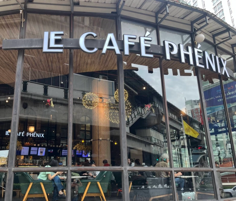 Le Cafe Phenix