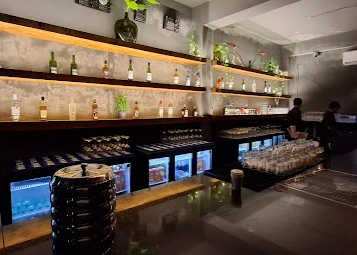 Jamie’s One80 Degrees By The Cliff