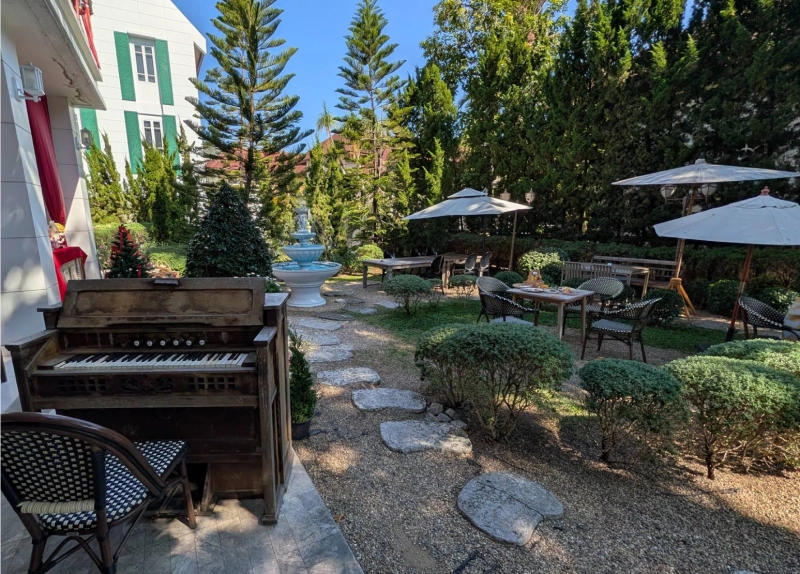 Robert Bake & Brunch