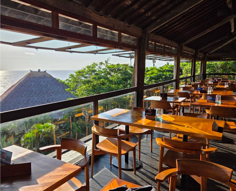 Mana Uluwatu Restaurant & Bar