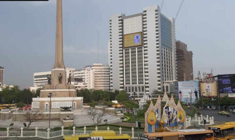 Victory Monument BTS Station