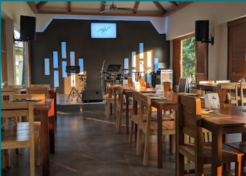 Chom Cafe and Restaurant