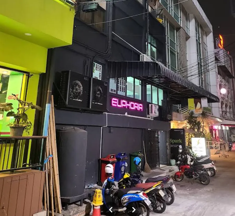 Euphoria Bar & Lounge