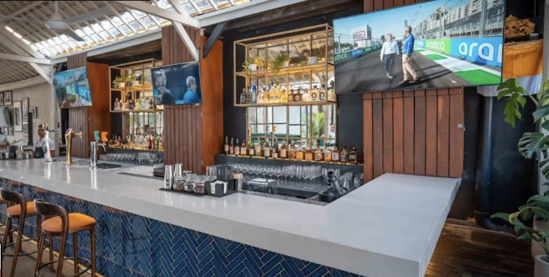 The Blue Door Bar, Restaurant & Club
