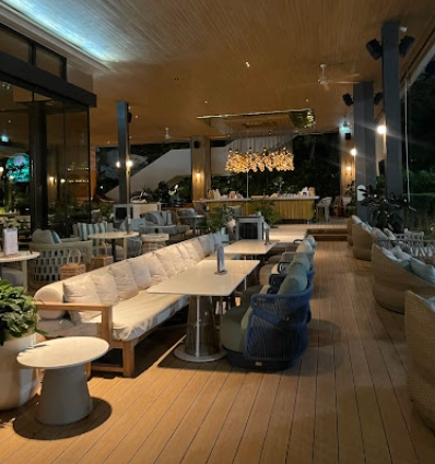 Lay Beach Club