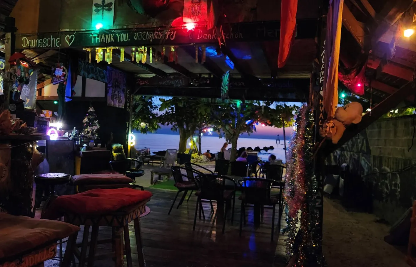 Happy Beach Bungalow