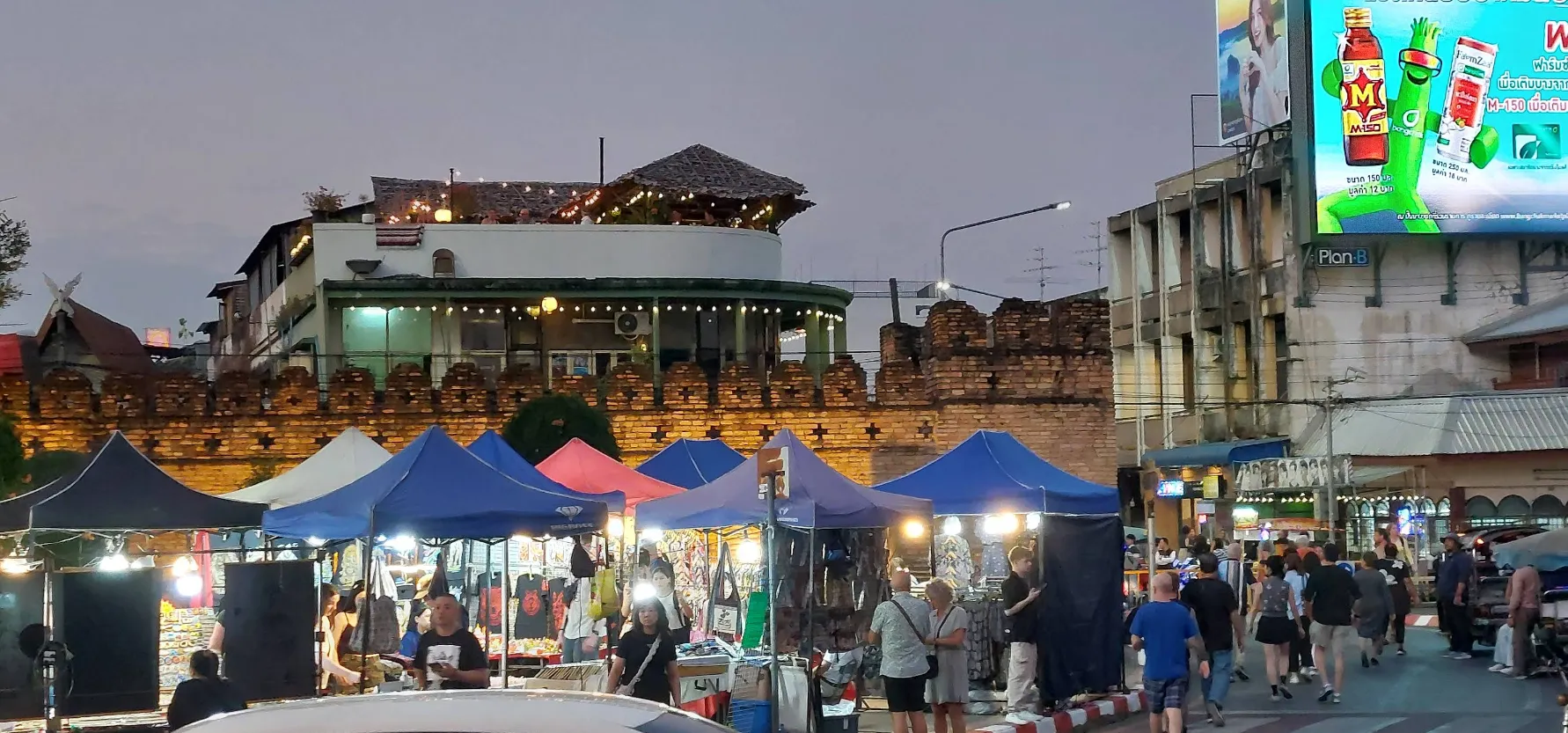 Wua Lai Walking Street